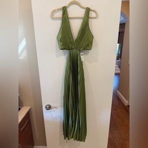 NWT Abercrombie & Fitch Giselle Pleated Cutout Maxi Dress in olive green.